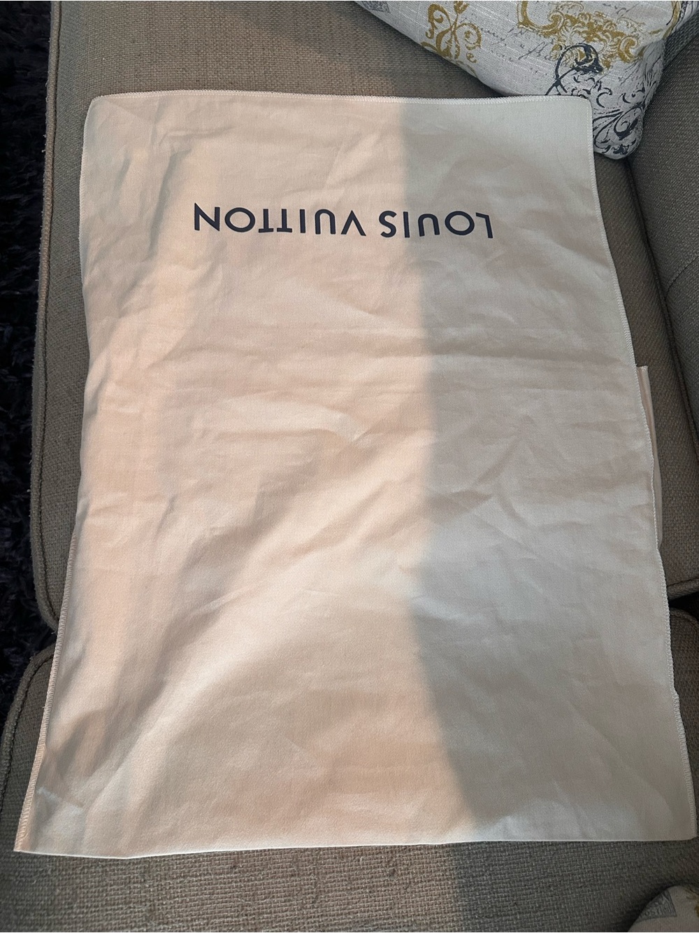 Louis Vuitton Ivory Canvas Dust Bag with Navy Logo - Picture 3 of 3